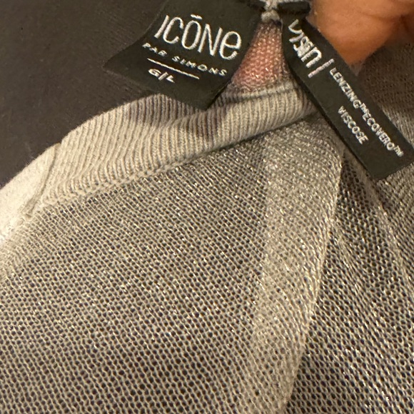 Simons Silver Sheer Sleeve Top - Picture 4 of 4